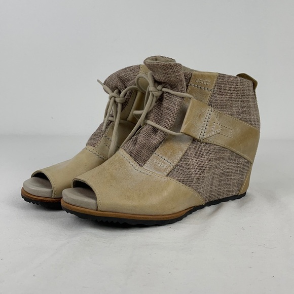 Sorel Lake Wedge Peep Toe Booties in Fossil